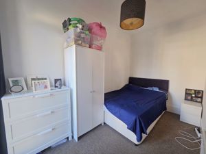 Bedroom- click for photo gallery